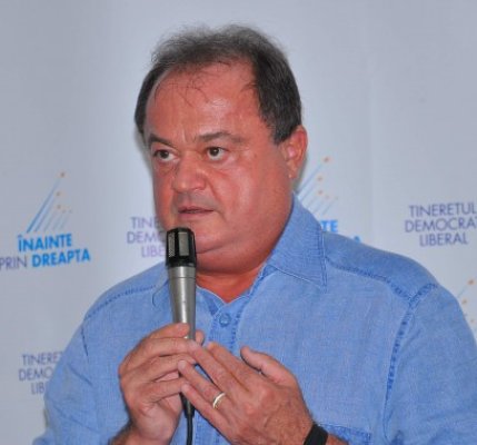 Blaga: Traian Băsescu nu îmi este inamic. Nu avem nimic de împărţit, îl respect şi cu asta, basta